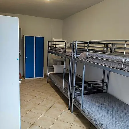 Les 4 Chênes Hotel *